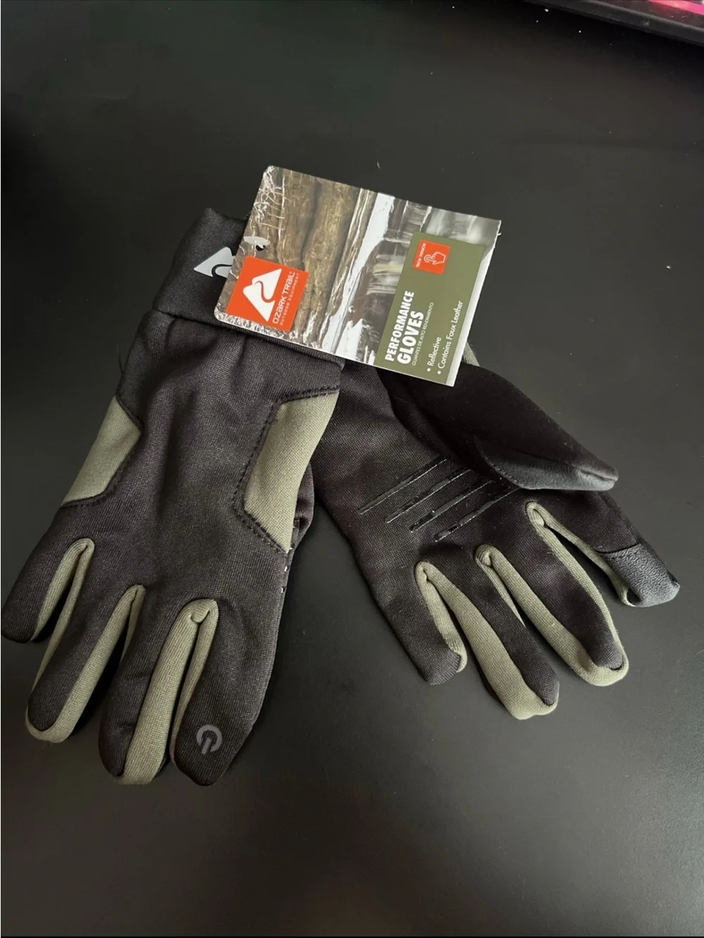 Kids Performance Touchscreen Gloves - Black & Olive